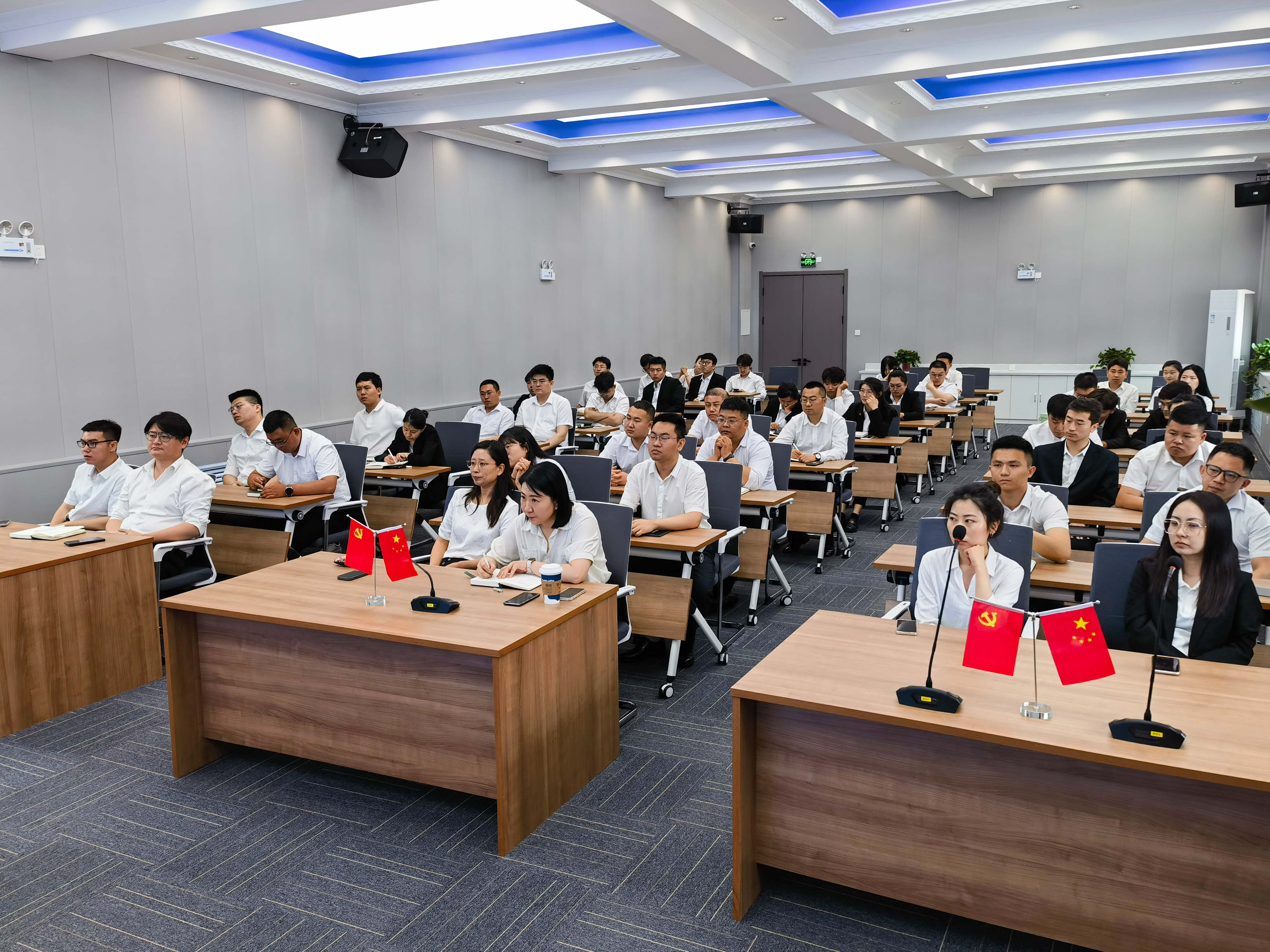 发布2.jpg